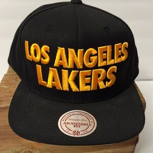 Los Angeles Lakers LA Mitchell & Ness NBA Hardwood Classic Snapback Hat Cap NWT